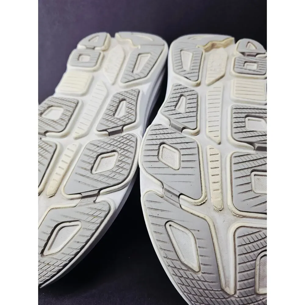 Hoka Women 9 Comfy footwear